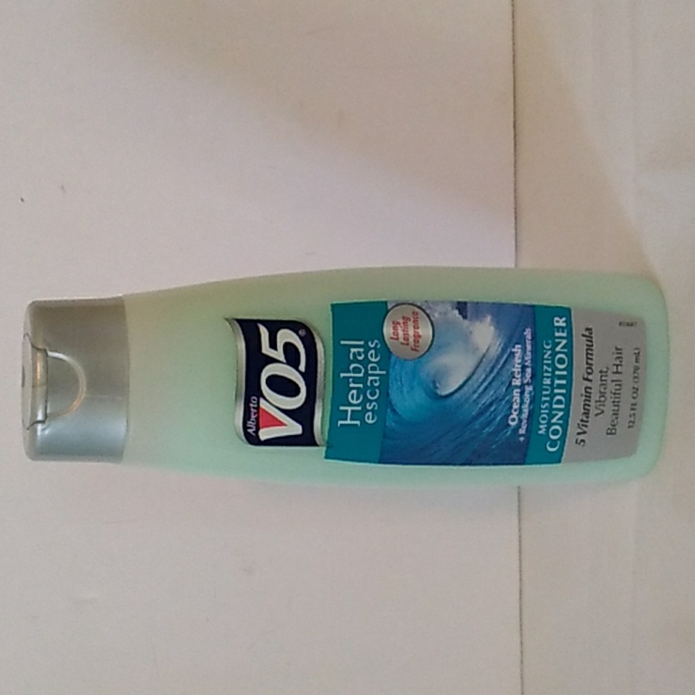 Vintage VO5 Herbal Escape Conditioner Ocean Refresh  12.5 fl oz
